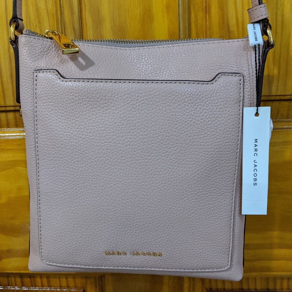 Marc JacobsTourist NS Leather Crossbody Bag